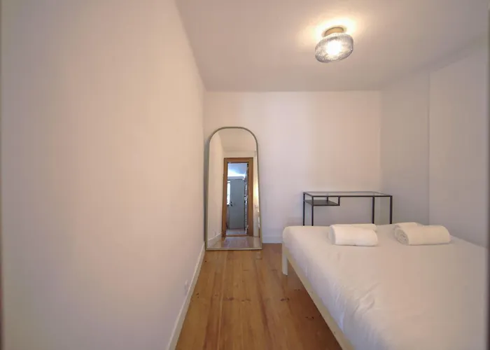 Alfama Historical Ii By Homing Lisbon